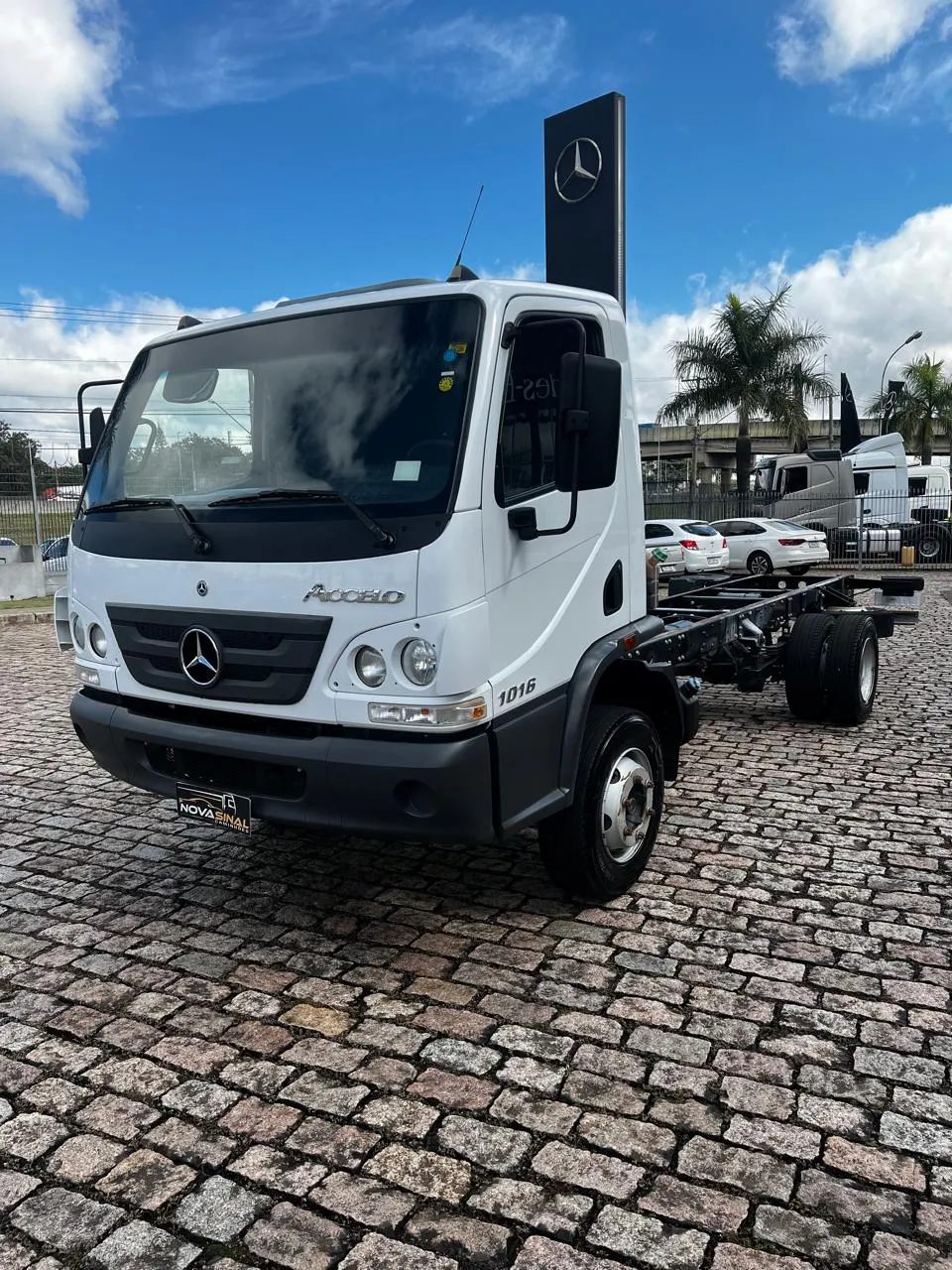 Accelo 1016 ano 2022