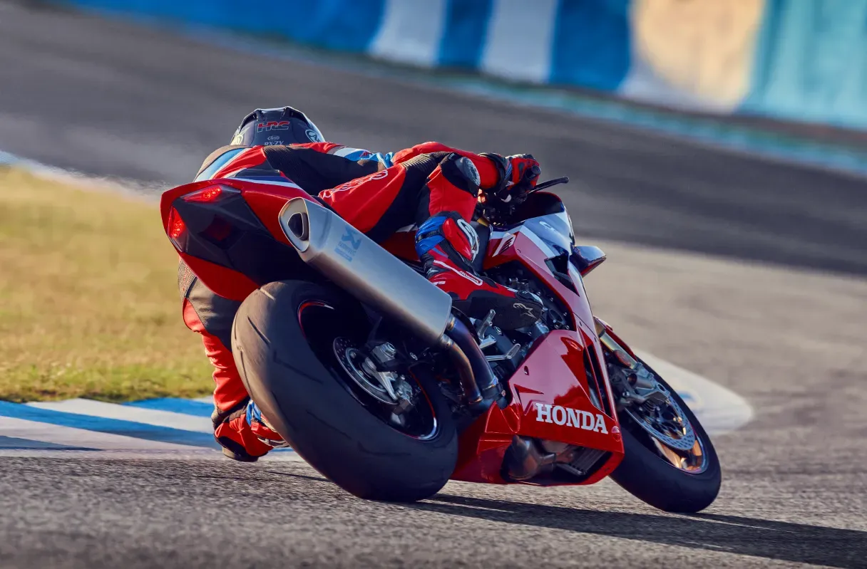 2024-CBR1000RR-R_FIREBLADE_SP_LOCATION_5685_L 1.webp