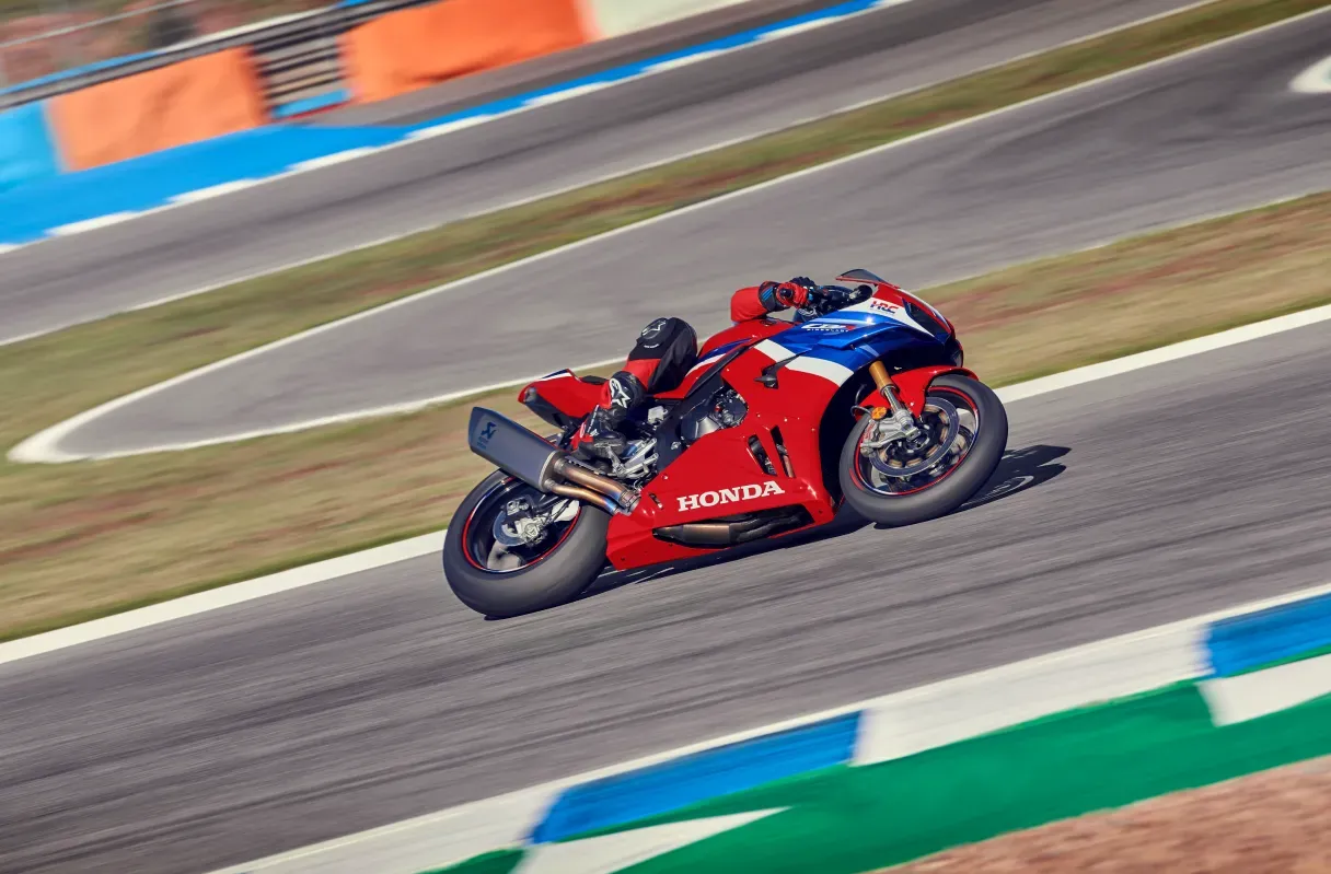 2024-CBR1000RR-R_FIREBLADE_SP_LOCATION_2465_L 1.webp
