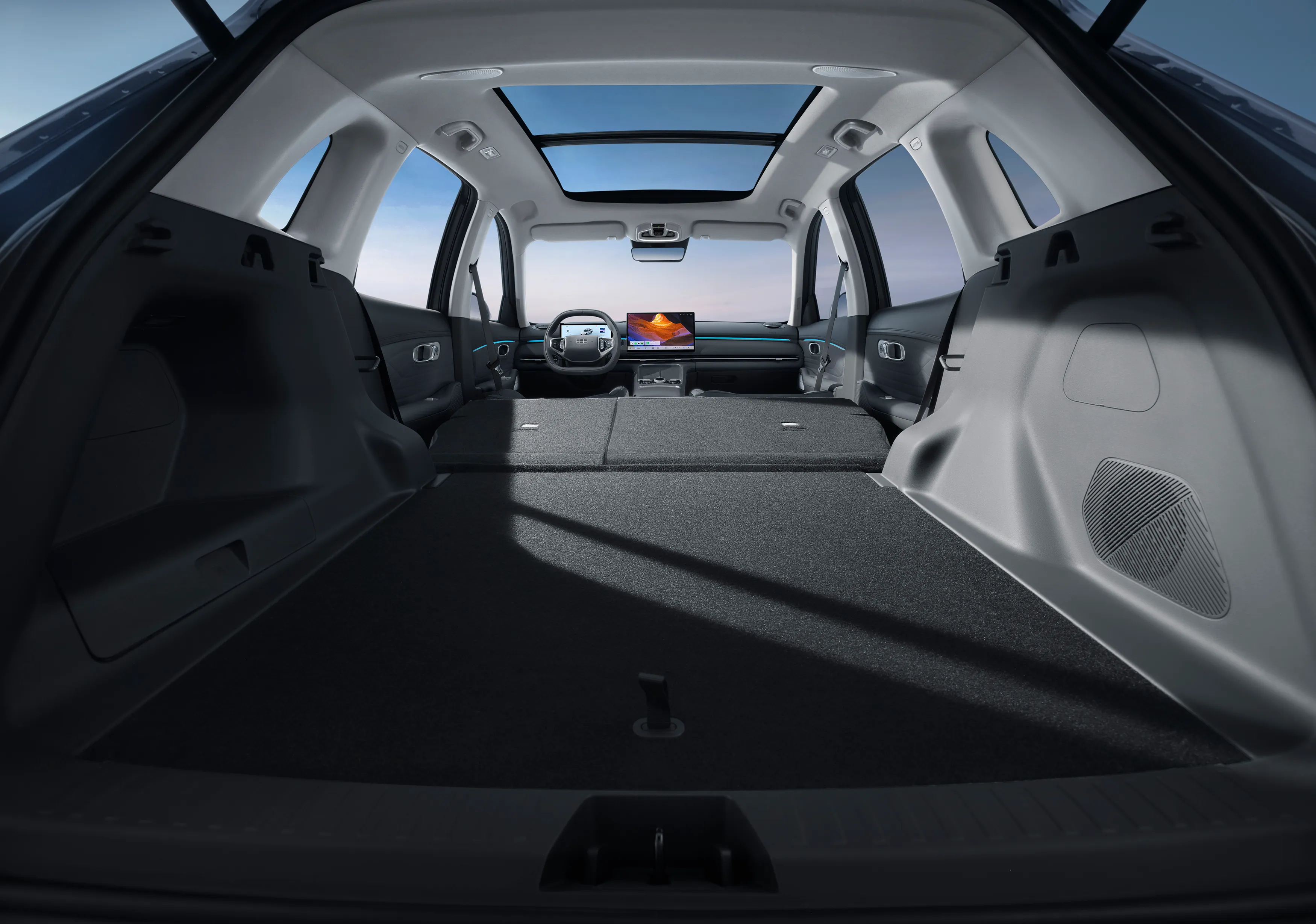 (左舵蓝黑)rear trunk.jpg