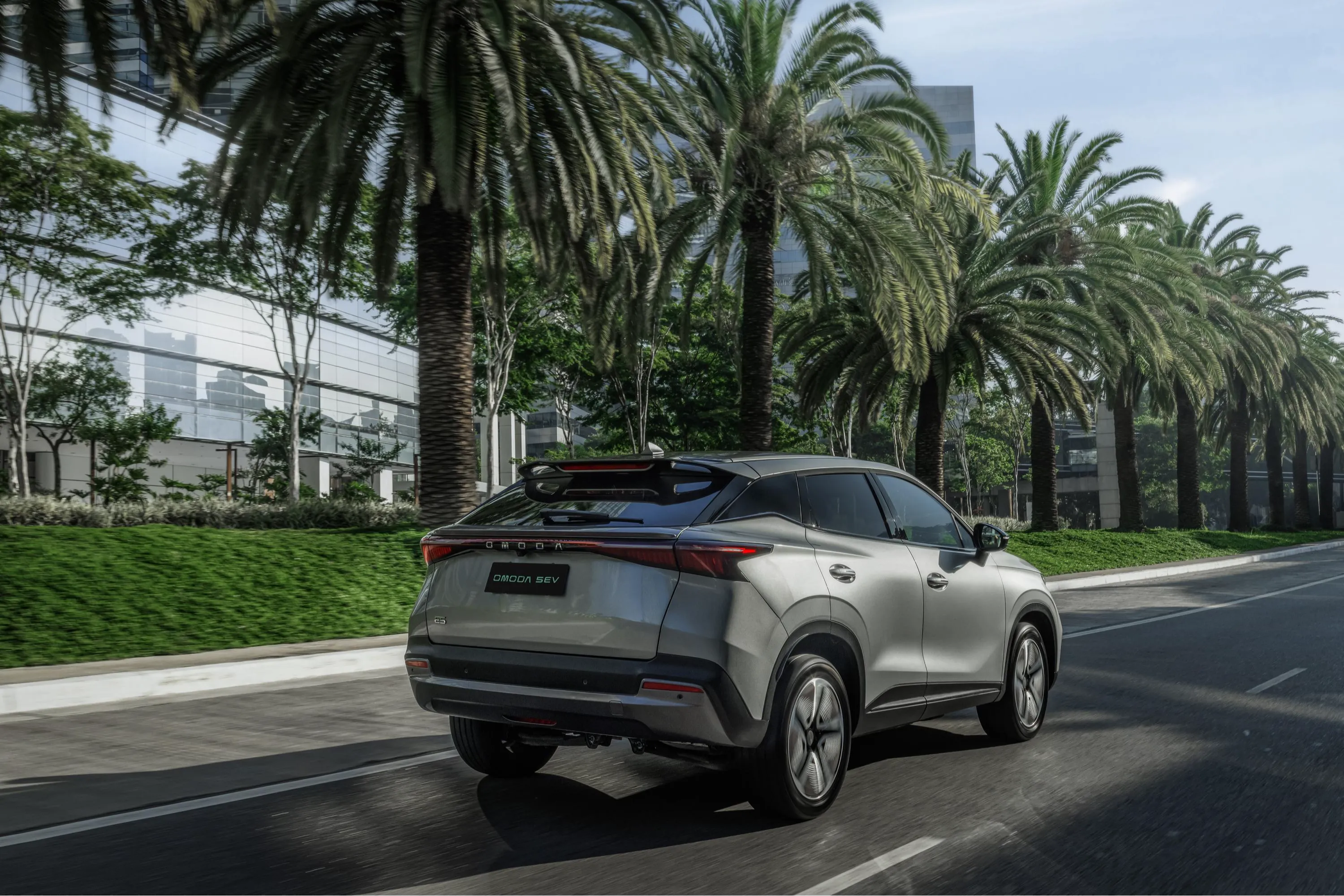 veiculo-omoda-e5