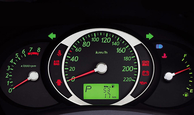 Comparação entre bicos de abastecimento de gasolina e diesel