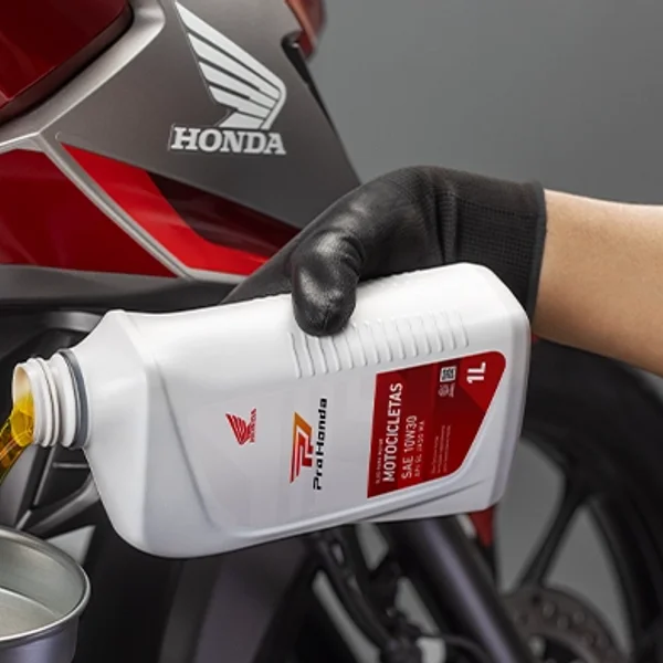 pecas-1-2__oleo-pro-honda-10w30-uso.webp