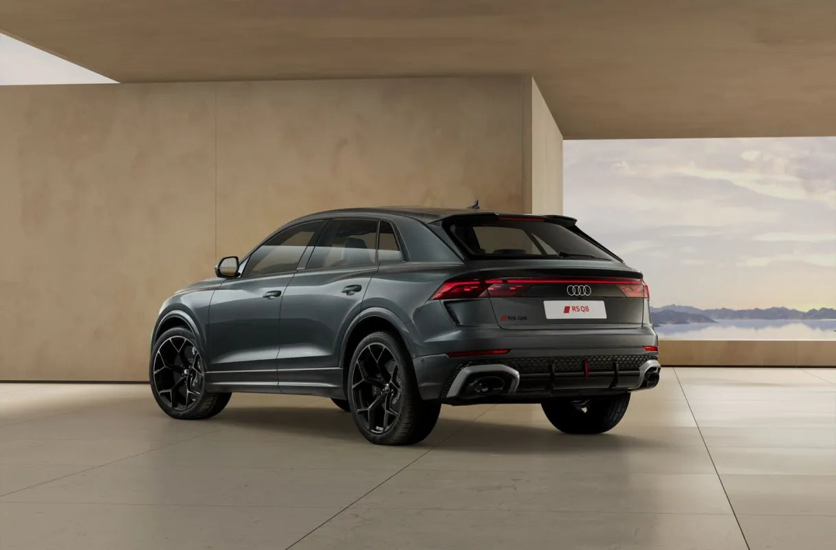 RS Q8