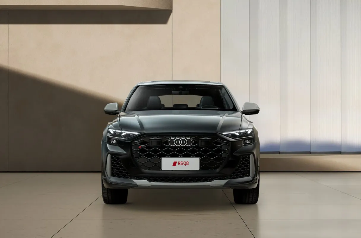 RS Q8