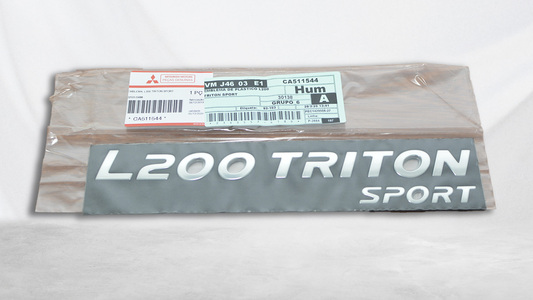 Emblema L200 Triton Sport