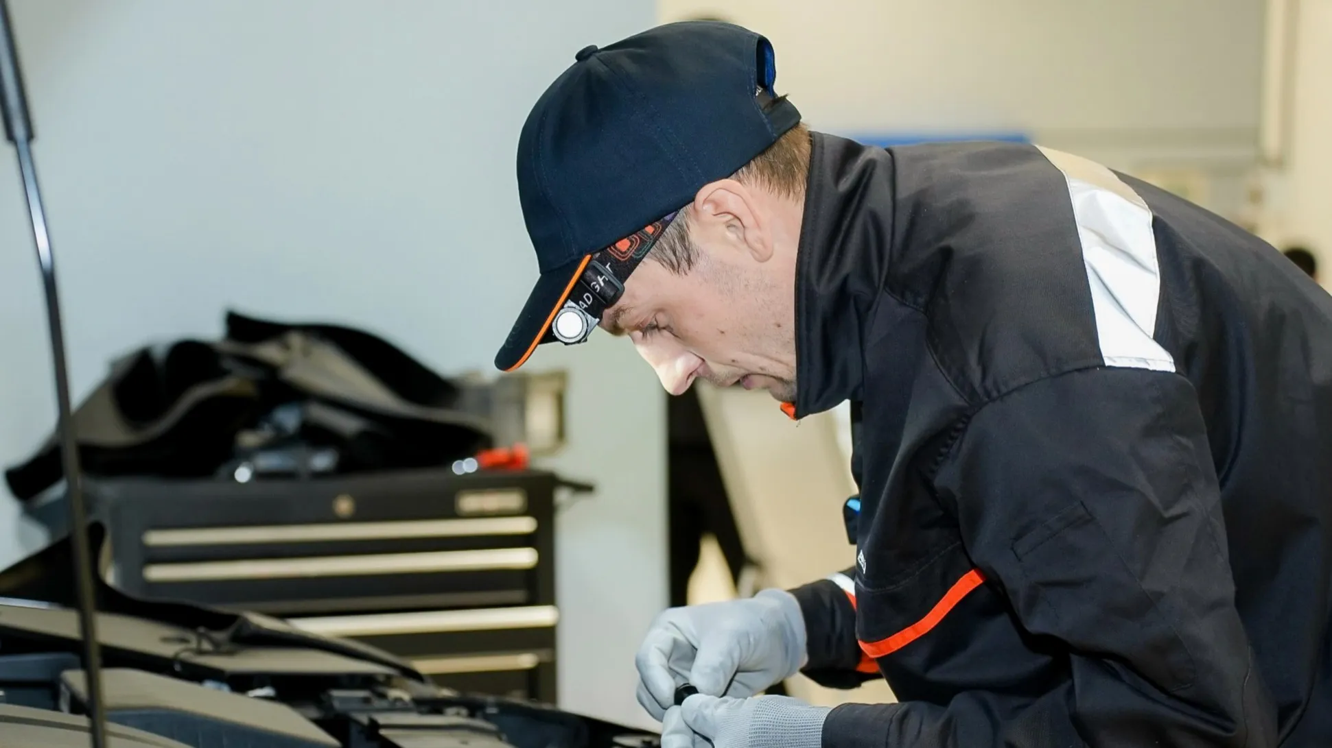 Revisão e manutenção Saga Geely