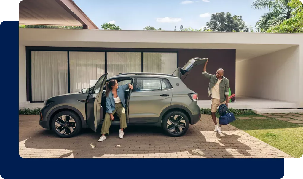 Confetes caindo em cima de um BYD